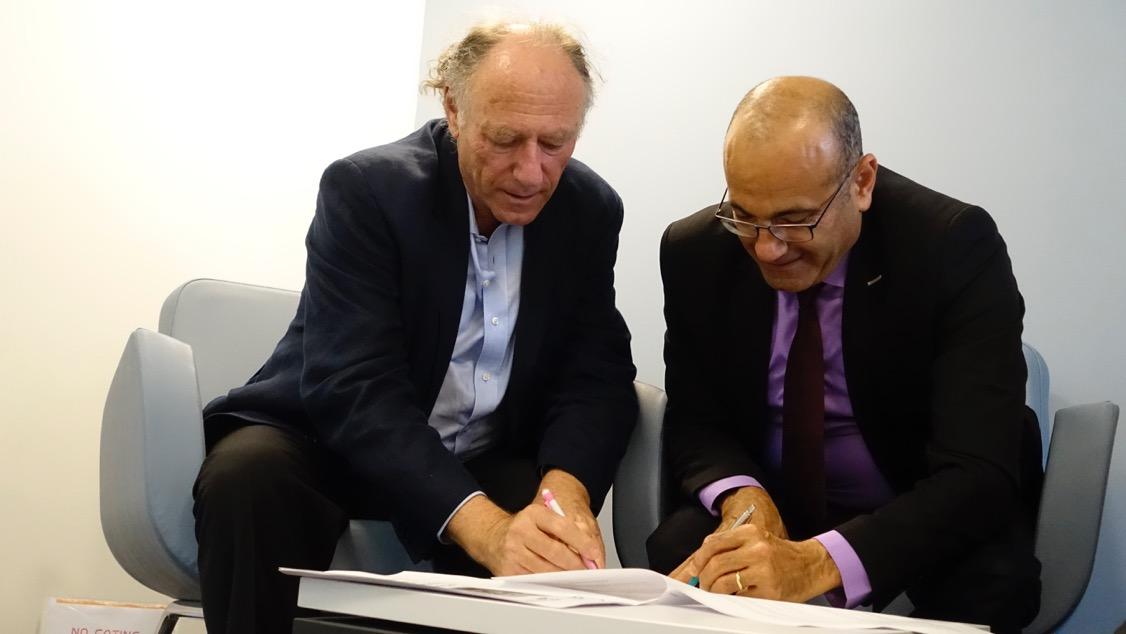 MDC Director Prof. Uzi Rabi and Sephardi Voices President Dr. Henry Green sign the Memorandum of Understanding launching the project MDC Director Prof. Uzi Rabi and Sephardi Voices President Dr. Henry Green sign the Memorandum of Understanding launching the project
